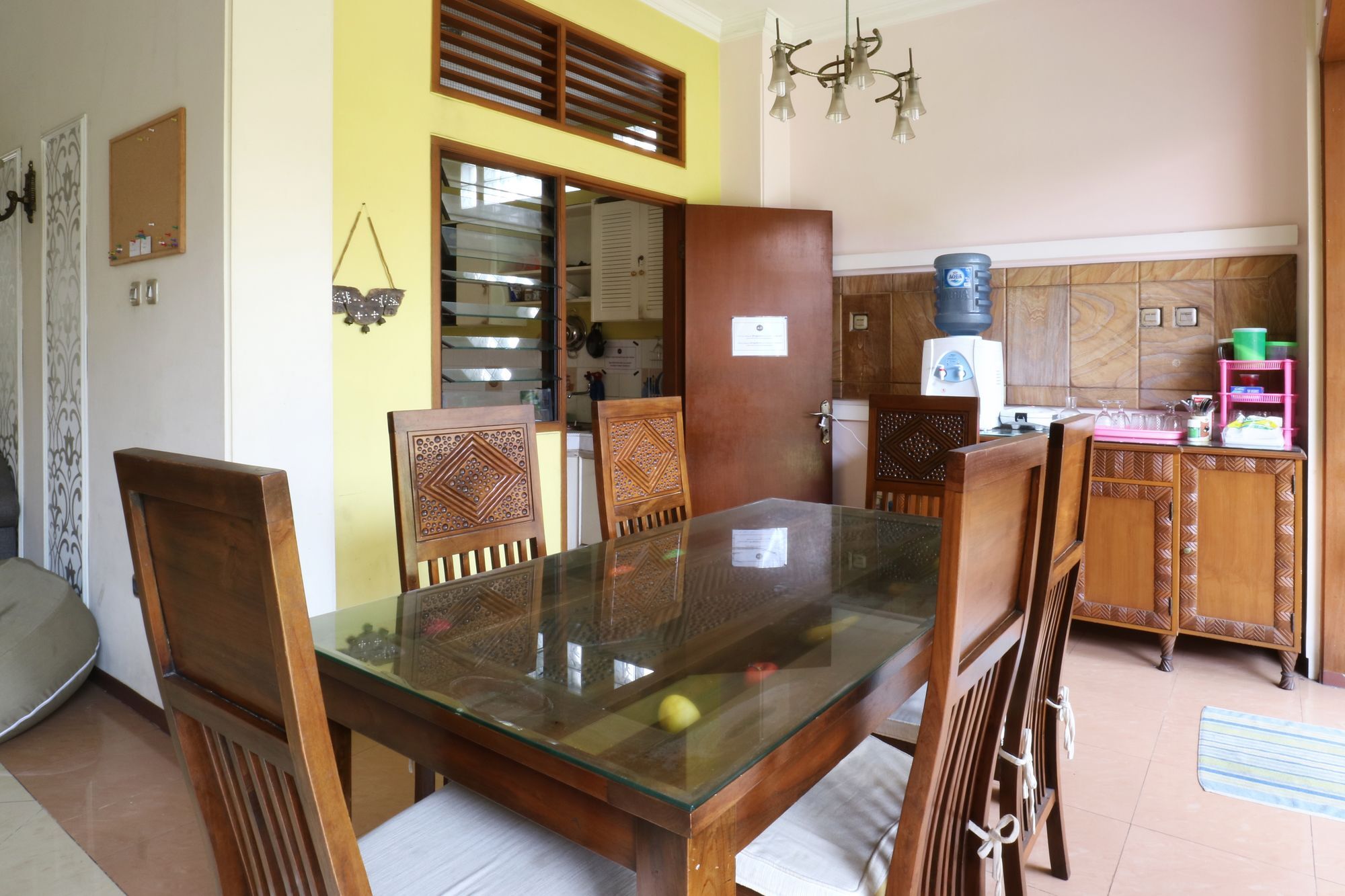 Maharani Guesthouse Tebet Syariah Jakarta Exterior photo